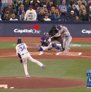 Will Smith drives in a run, giving Dodgers early lead over Blue Jays