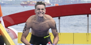 Hubert Kós Sweeps Backstroke Events with Double World Record in Toronto