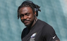 Hall of Famer Sides With AJ Brown Amid Eagles Drama