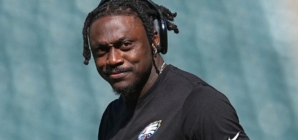 Hall of Famer Sides With AJ Brown Amid Eagles Drama