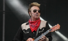 Stray Cats cancel fall tour due to Brian Setzer’s ‘serious illness’
