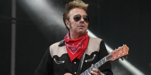 Stray Cats cancel fall tour due to Brian Setzer’s ‘serious illness’