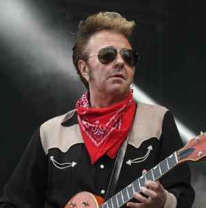 Stray Cats cancel fall tour due to Brian Setzer’s ‘serious illness’