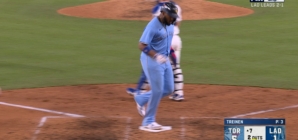 Blue Jays score four runs in 7th inning to extend lead to 6-1 over Dodgers in Game 4 of World Series