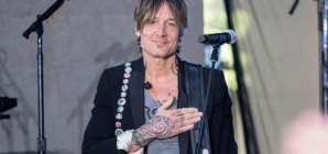 Keith Urban tears up over special birthday gift amid divorce news