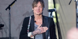 Keith Urban tears up over special birthday gift amid divorce news