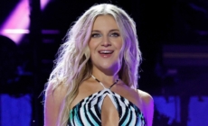 Kelsea Ballerini discusses mental health after Chase Stokes split