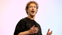 Facebook AI turns on camera roll photos into shareable collages for users