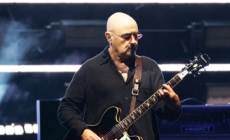 Oasis guitarist Paul Arthurs steps away from reunion tour for cancer care