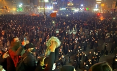 Iran arrests protesters, reformists to crush dissent after deadly crackdown