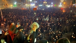 Iran arrests protesters, reformists to crush dissent after deadly crackdown