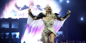 Lady Gaga pauses Tokyo show performance to criticize ICE operations