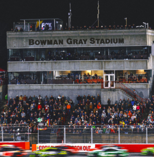 NASCAR’s Preseason Clash Postponed to Monday Because of Snow