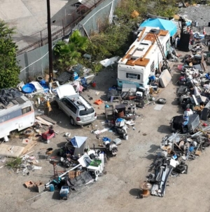 L.A. wanted to dismantle homeless RVs. A judge just shut that down