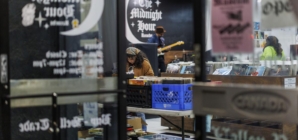 In the Midnight Hour, the record shop at the center of the Valley’s ICE resistance