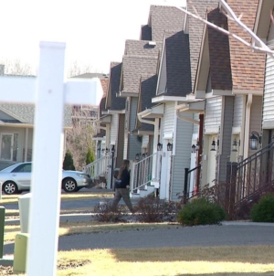 Mortgage rates fall below 6% for the first time since 2022