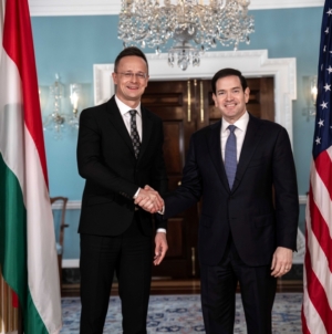 U.S. Secretary of State Visits Budapest for Nuclear Energy Pact