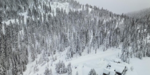 Rescuers search, amid worsening weather, for 10 skiers caught in Sierra avalanche
