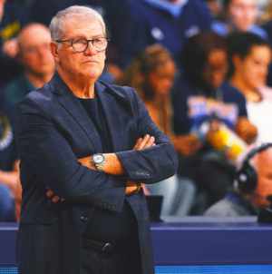 Women’s CBK AP Top 25: UConn’s Auriemma Ties VanDerveer Record With UConn No. 1