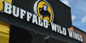 Buffalo Wild Wings sued over boneless wings: “false and deceptive marketing,” man claims