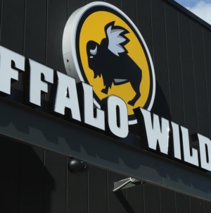 Buffalo Wild Wings sued over boneless wings: “false and deceptive marketing,” man claims