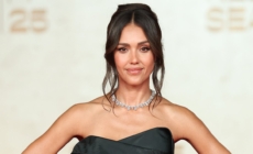 Jessica Alba shares stunning bikini photos from Miami vacation getaway