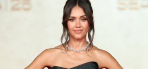 Jessica Alba shares stunning bikini photos from Miami vacation getaway