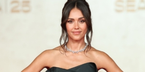 Jessica Alba shares stunning bikini photos from Miami vacation getaway