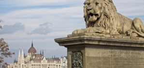 Pessimism Clouds TISZA Party as Election Campaign Kicks Off