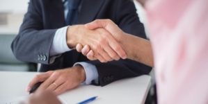 Average Wages Reach Record High Amid Moderate Inflation