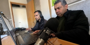 One of Gaza’s surviving radio stations returns to the airwaves