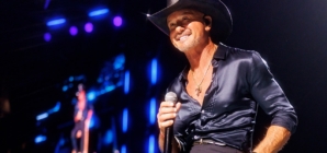 Tim McGraw fought label to include ‘Indian Outlaw’ on second album