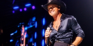 Tim McGraw fought label to include ‘Indian Outlaw’ on second album