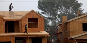 Pacific Palisades’ newspaper, shut down after the fire, stages comeback