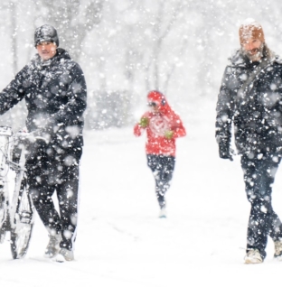 Wintry week ahead with multiple rounds of cold and snow into the weekend