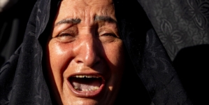 Thousands of Iranians turn out to mourn Ayatollah Ali Khamenei in Tehran