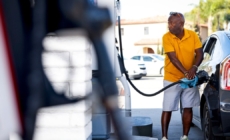 Oil hits $90 per barrel, stocks continue to drop as escalating Iran war shocks markets