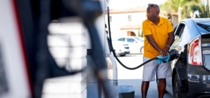 Oil hits $90 per barrel, stocks continue to drop as escalating Iran war shocks markets