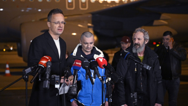 Hungarian Defense Forces Evacuate Hundreds from the Middle East in “Operation Sand Rose”