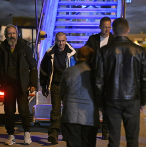 Foreign Minister Brings Ethnic Hungarian Prisoners of War Home from Moscow