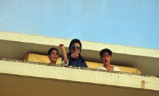 Michael Jackson abused boy at homes of Elton John, Elizabeth Taylor, lawsuit says