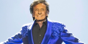 Barry Manilow shares health update after ‘agony’ of cancer surgery recovery