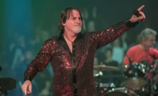 Boston singer Tommy DeCarlo dies after long battle with brain cancer