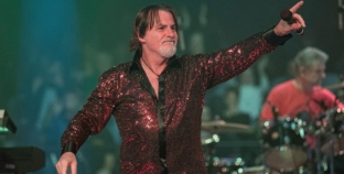 Boston singer Tommy DeCarlo dies after long battle with brain cancer