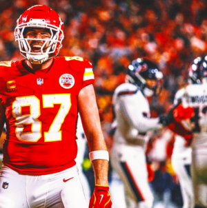 Travis Kelce Reportedly Expected to Play Another Season, Return to Chiefs