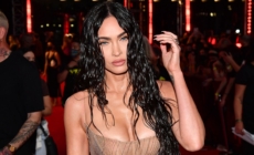Megan Fox returns to Instagram with sexy photos after wiping account