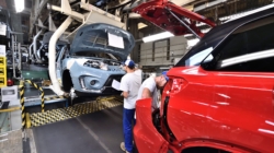 Industrial producer prices drop nearly 3 percent