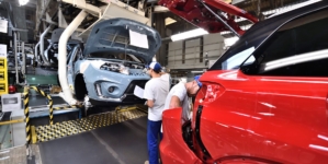 Industrial producer prices drop nearly 3 percent